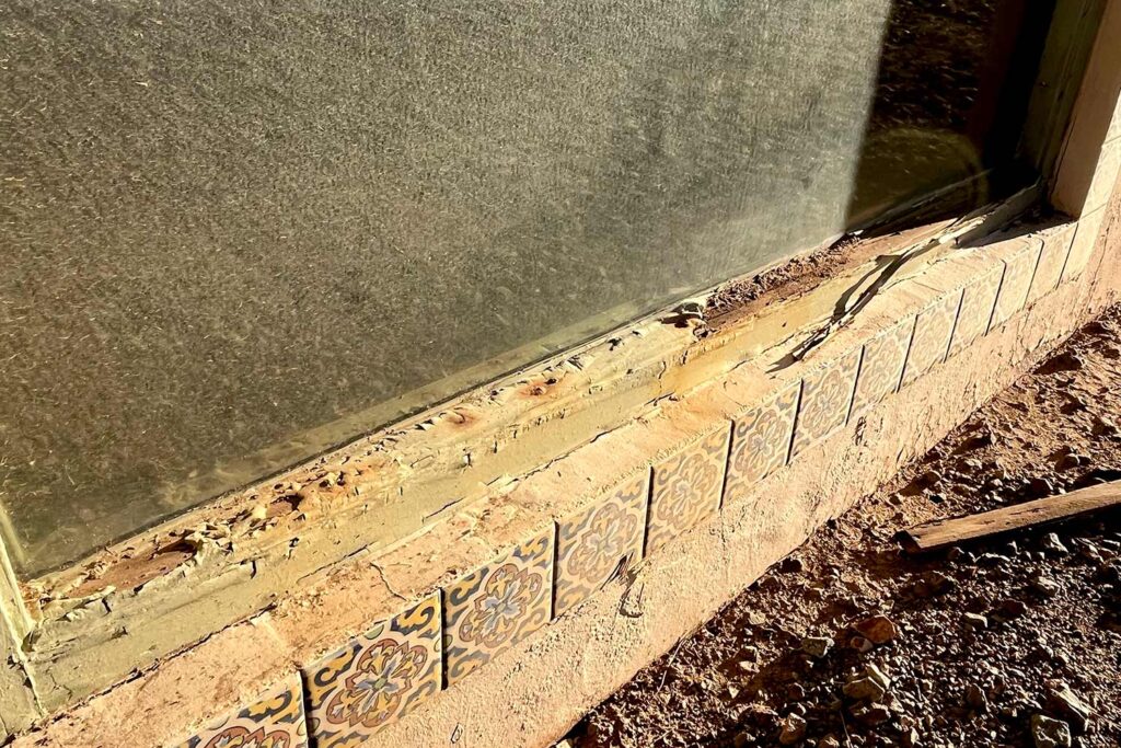 Rotten, Damaged Window Sill, Severely rotted window sill with peeling paint is a warning sign many homeowners miss. Does my house need to be painted? When wood is exposed and decaying, only prompt exterior house painting—and repairs—can prevent further structural damage and protect your home, , does my house need to be painted, does my home need repainting, should I repaint my house, is it time to repaint my house, time to repaint my home, when should I paint my house, how to know if house needs painting, exterior house painting, painting the outside of your house, exterior painting, house exterior painting, house painting outside, painting home exterior